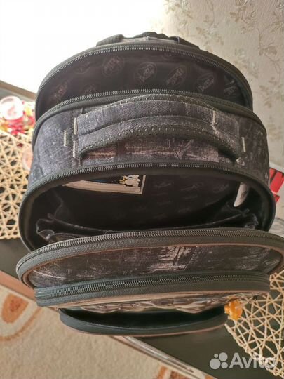 Продаю школьный рюкзак,в хорошем состоянии