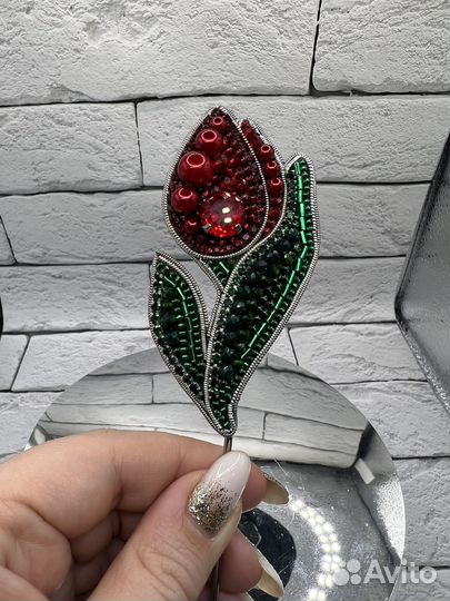 Брошь тюльпан