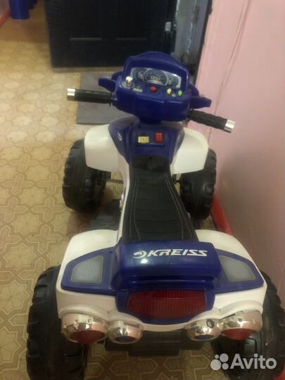 Детский квадроцикл на аккумуляторе