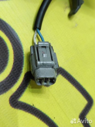 Датчик ABS передний левый Toyota Camry ACV30