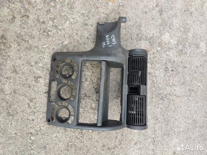 Консоль центральная Opel Astra F хетчбек 1.4I 1992