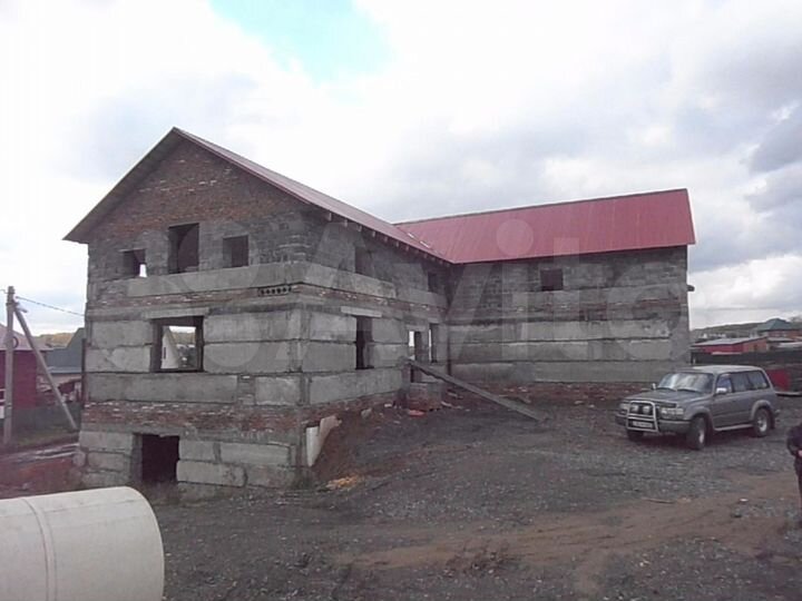 Коттедж 360 м² на участке 12 сот.