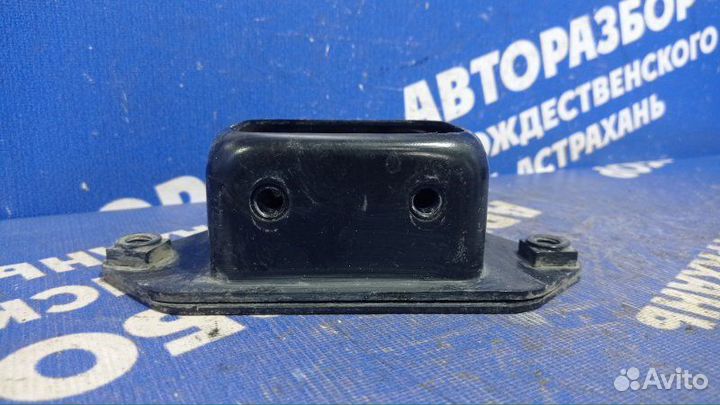 Кронштейн усилителя переднего бампера