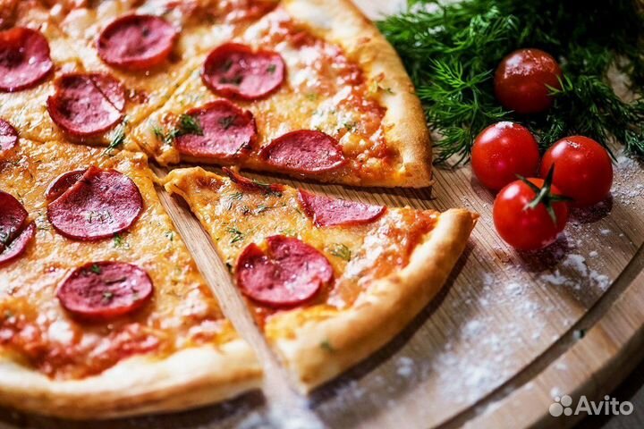 Повар пиццамейкер