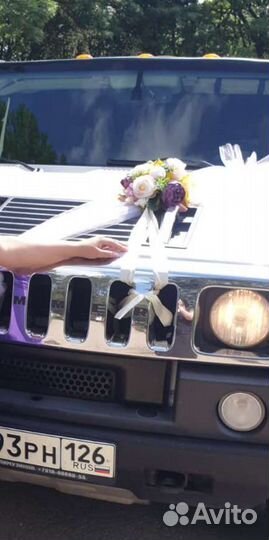Свадебное украшение на машину
