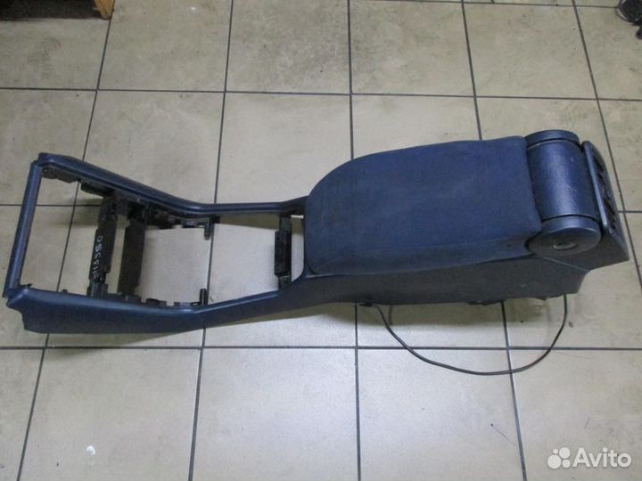 Подлокотник w140 S-class 603,971 1993