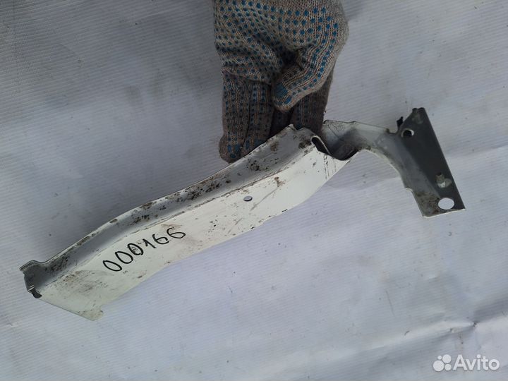 Кронштейн крыла правый Audi A4 B8 2007