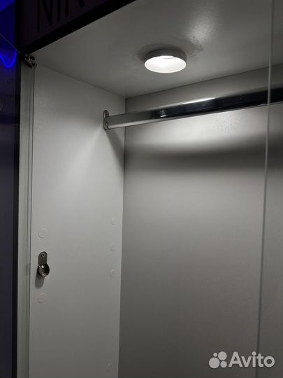 Шкаф для наращенных волос с подсветкой