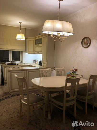 Кухня со столешницей из искусственного камня