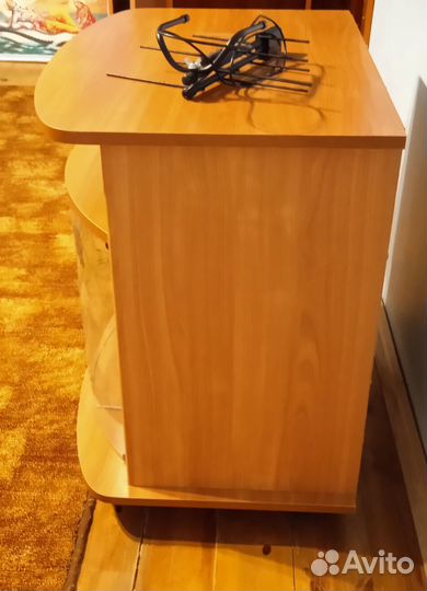 Тумбочка