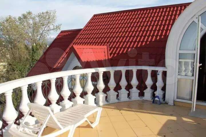 Дом 1000 м² на участке 10 сот.