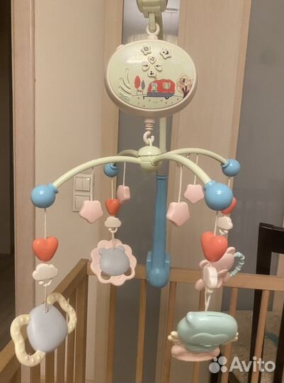 Музыкальная карусель на кроватку