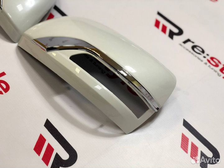 Накладки на зеркало Toyota Land Cruiser 200