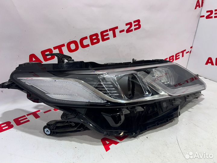 Toyota Camry v70 17- Фара правая 1 полоса 15 пин