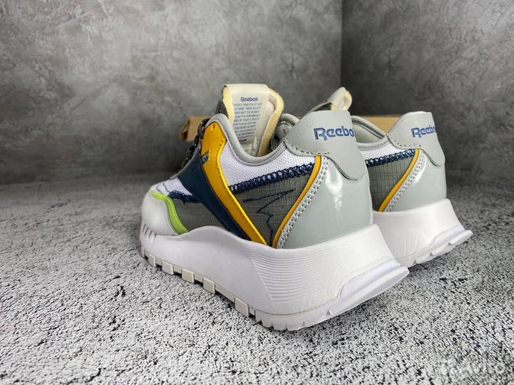 Кроссовки reebok женские 37