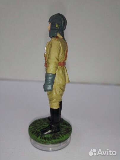 Офицер танкист оловянный солдатик солдат