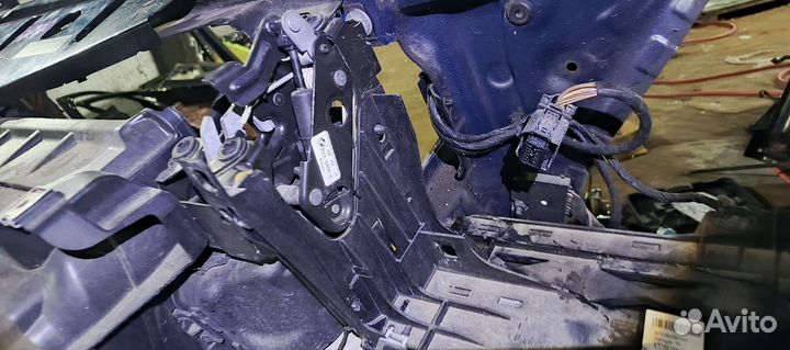 Панель передняя, телевизор на BMW F10 F11