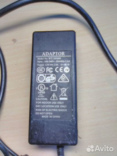 Продам адаптер на 12v, 3,0 А, с проводом