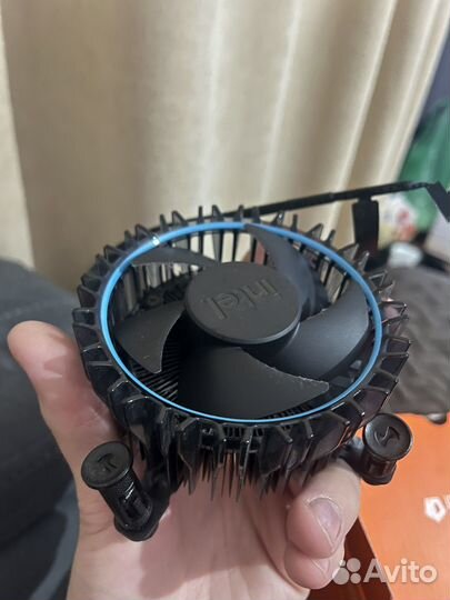 Процессор i3-12100f