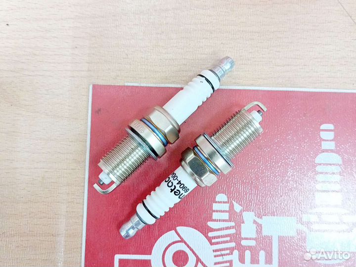 Свеча зажигания Opel Astra H / Family