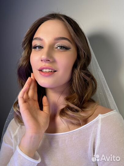 Визажист / мастер по прическам