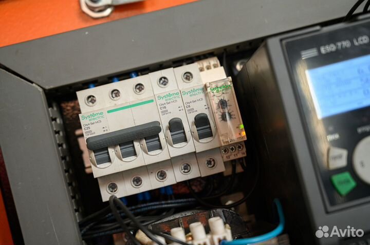 Ленточнопильный станок по металлу MR HAK 420-600