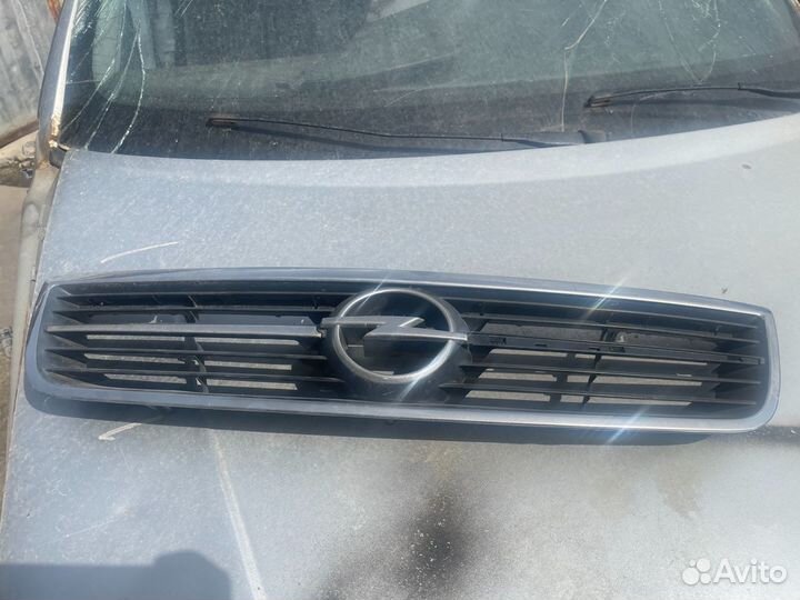 Решетка радиатора Опель омега б