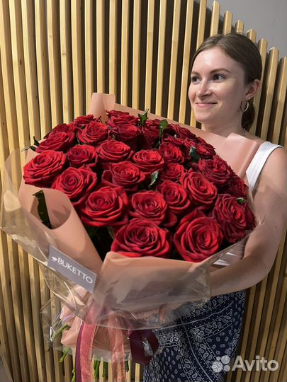 Букет из 35 красных роз