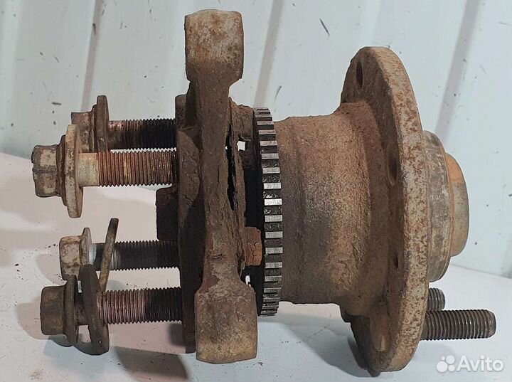 Ступица задняя Mazda 6 GG