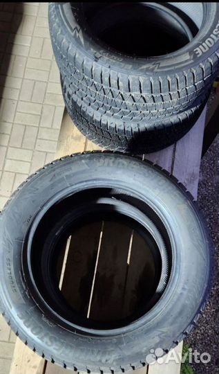 Bridgestone Blizzak DM-V3 255/55 R18