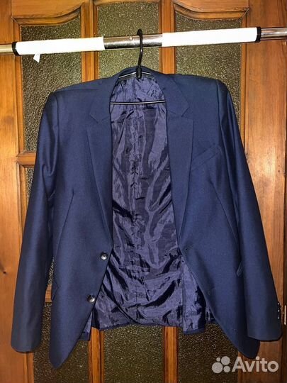 Школьный костюм 160-164 +2 рубашки