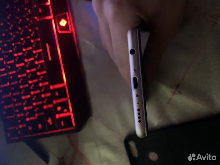 Телефон honor 7x