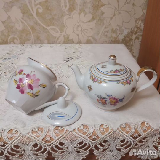 Чайник Дулево.Тюльпан на черном