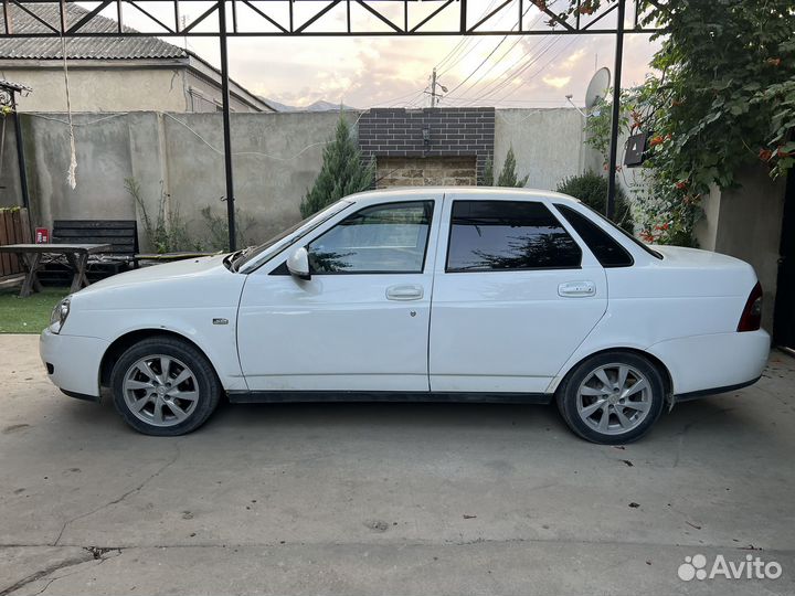 LADA Priora 1.6 МТ, 2015, битый, 245 000 км
