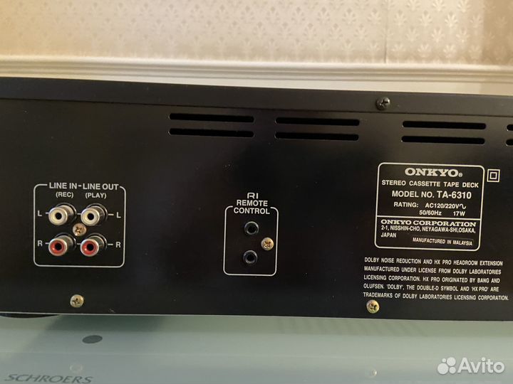 Каcсeтнaя дeкa onkyo R1
