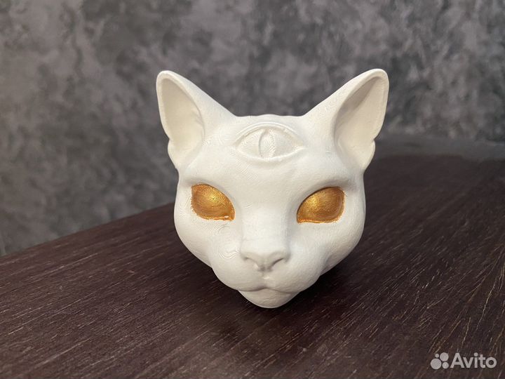 Кот из гипса