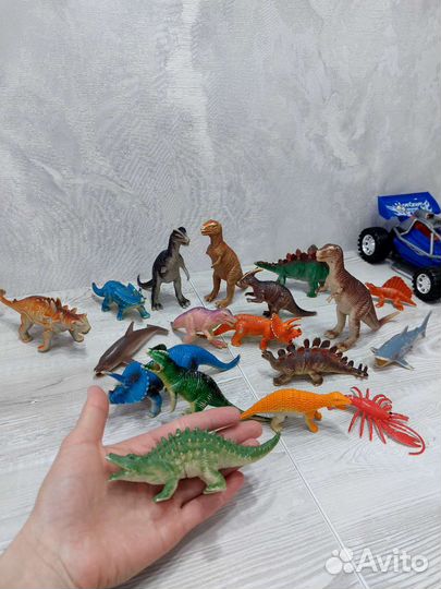Фигурки динозавров 18 штук