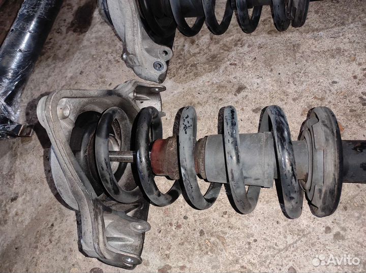 Передние стойки Audi A6 C6 3,2л