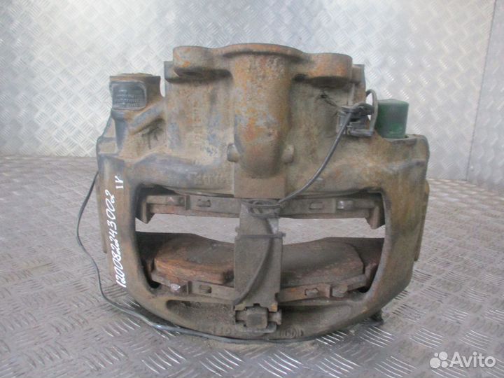 Суппорт переднего моста Iveco 5801341078