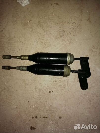 Шприц для смазки рычажно-плунжерный