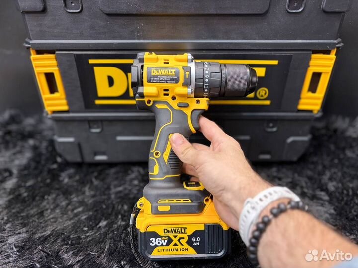 Шуруповерт аккумуляторный dewalt