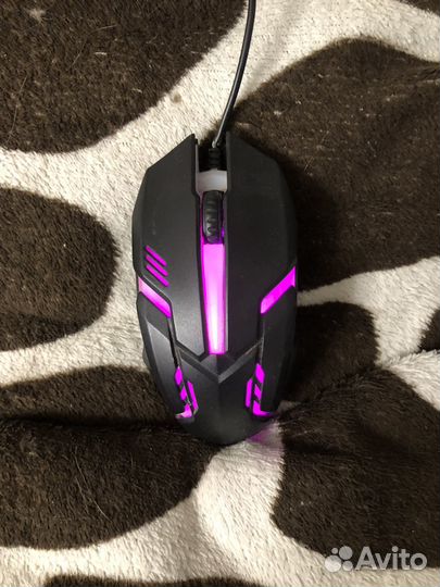 Игровая клавиатура и мышь