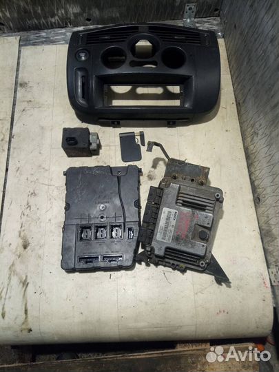 Блок управления двигателем Renault Scenic 2 JM1F