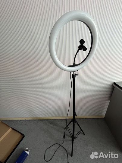 Лампа кольцевая со штативом