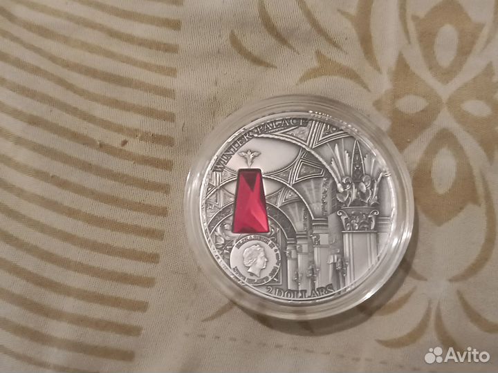 Монета Ниуэ 