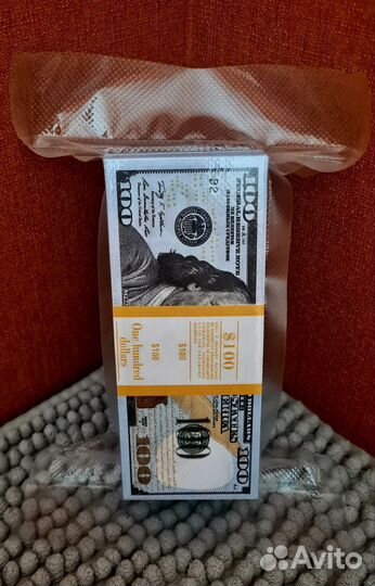 Сувенирные деньги в вакууме 100 долларов