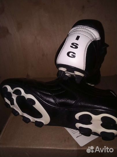 Футбольные бутсы