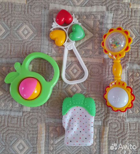 Погремушки, прорезыватели