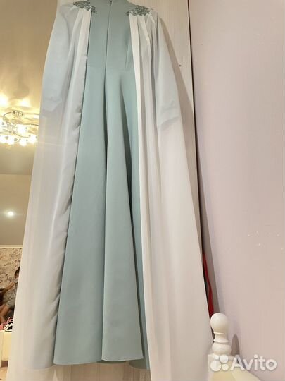 Платье на никах