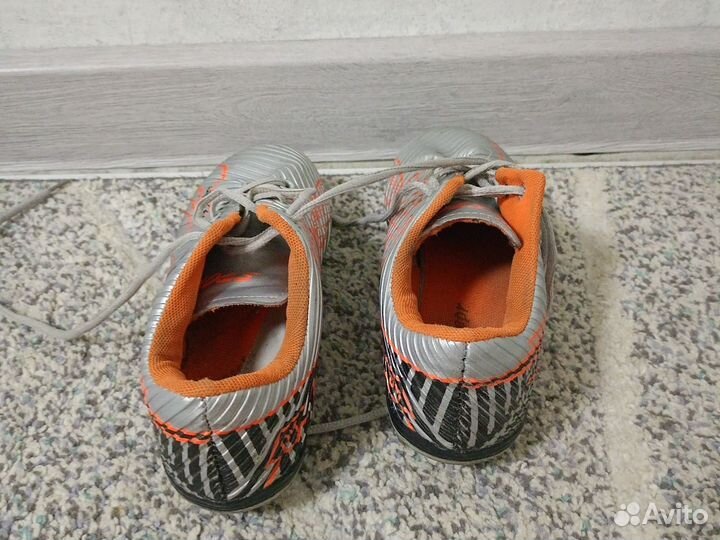 Футбольные бутсы 33 размер